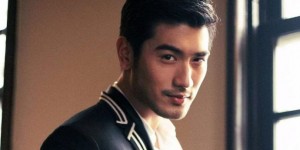 高以翔女友再发旧照，好友宝宝一周岁生日聚会