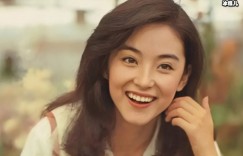 妹妹是红遍中国的林青霞，她却被父母遗弃寄人篱下亲姐妹不同命