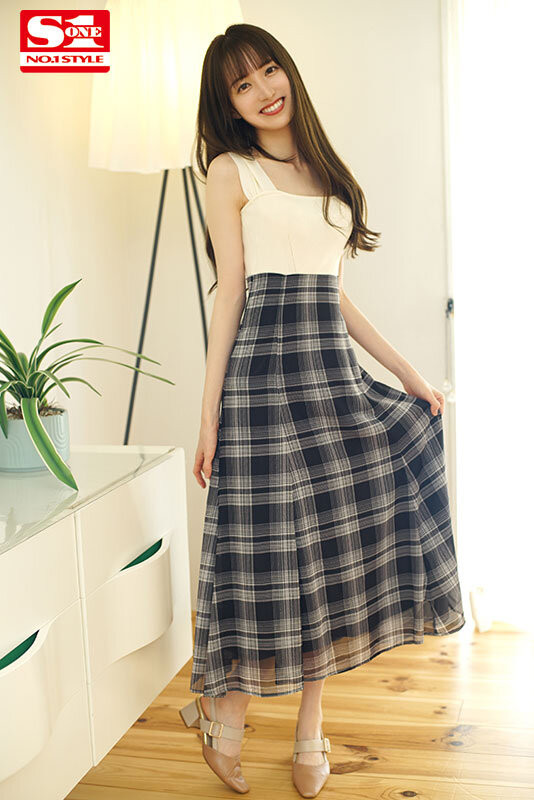 (SONE-473)最新艺能人降临凡间!奇迹的三本番吸精!