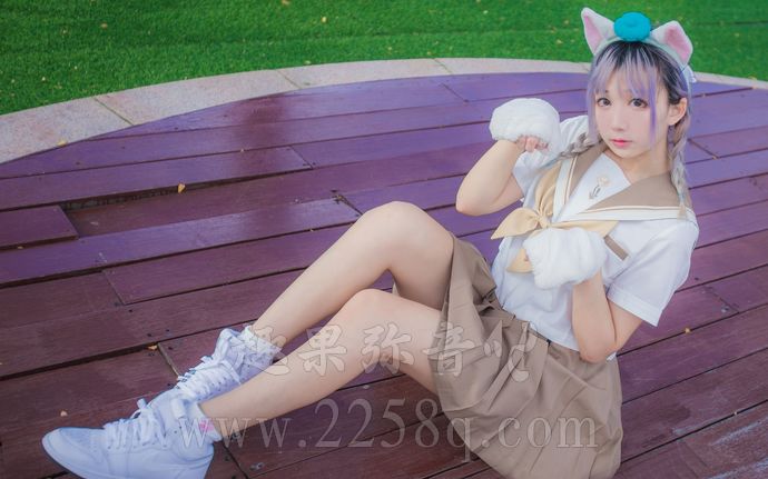 萌系coser浅野菌子:小家碧玉的双马尾美眉主播