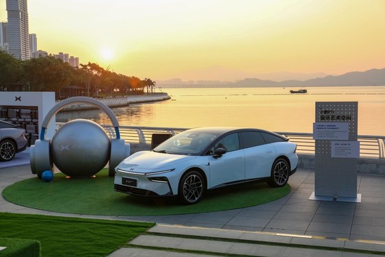 全球首款AI汽车小鹏P7+首秀亮相 开启AI汽车时代 全球首款AI汽车小鹏P7+首秀亮相 开启AI汽车时代