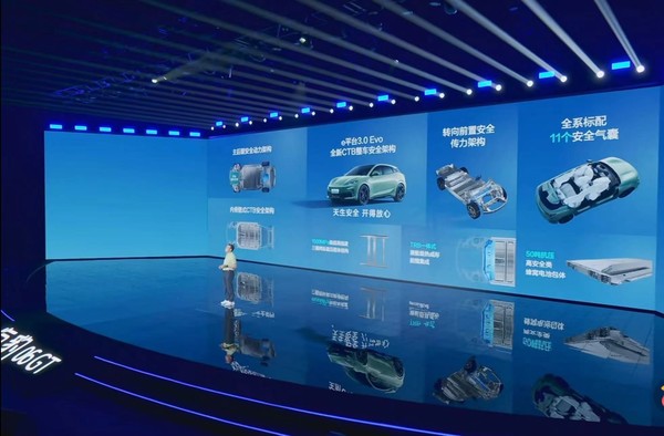 13.68万起!比亚迪海豹06 GT正式上市 最高续航605km 13.68万起!比亚迪海豹06 GT正式上市 最高续航605km