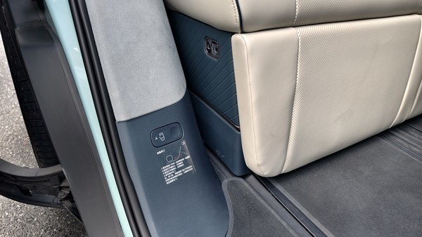 极氪MIX预留手动车门开启 极氪MIX深度试驾:颠覆传统汽车行业 极氪是认真的