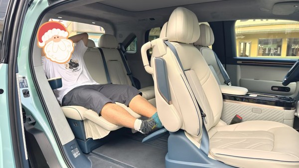 极氪MIX深度试驾:颠覆传统汽车行业 极氪是认真的 极氪MIX深度试驾:颠覆传统汽车行业 极氪是认真的