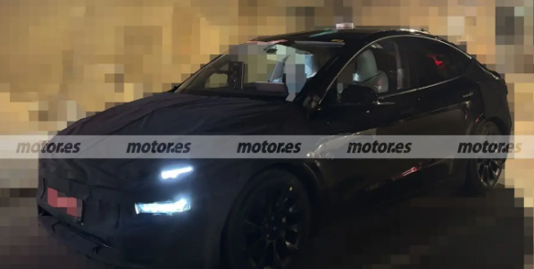 新款特斯拉Model Y谍照曝光 设计微调 有望明年上市