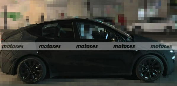 新款特斯拉Model Y谍照曝光 设计微调 有望明年上市