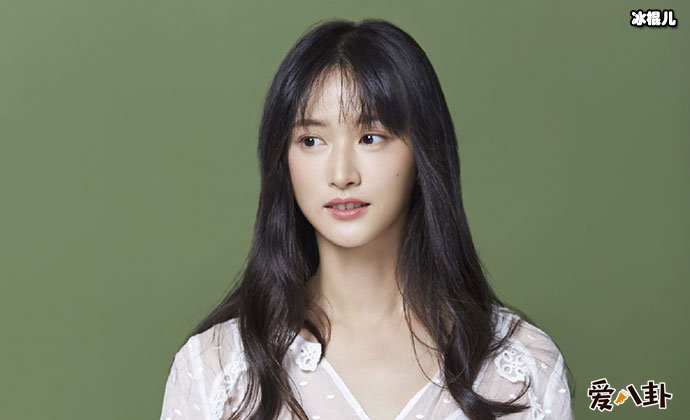 安晨芯年龄揭秘, 高颜值小姐姐瞒着大家!