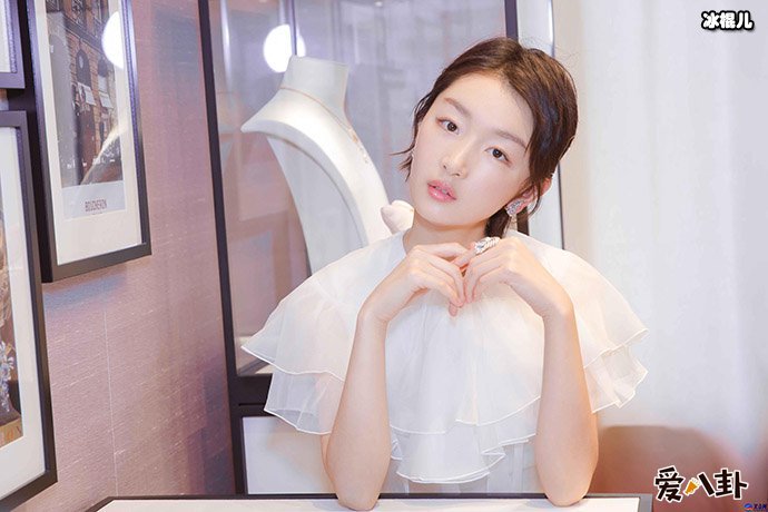 周冬雨代言维密, 她还能和性感一词绑在一起了?