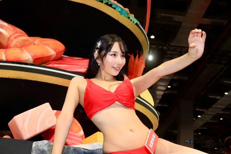 女优摄影会:互动有如鬼神的北野未奈要来玩了!