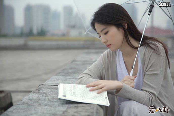 刘亦菲扬州瘦马到底什么意思? 多年0绯闻却有无数黑料!