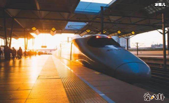 12306崩了火车票买不了!回家路上的绊脚石实至名归!