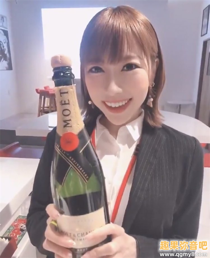 七海蒂娜(七海ティナ)复活! 睽违两年重现淫光幕的她是这模样!