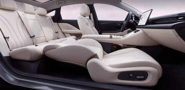 埃安RT正式上市 高阶智驾+650km长续航 售11.98万起 埃安RT正式上市 高阶智驾+650km长续航 售11.98万起