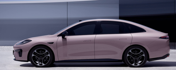 埃安RT正式上市 高阶智驾+650km长续航 售11.98万起 埃安RT正式上市 高阶智驾+650km长续航 售11.98万起