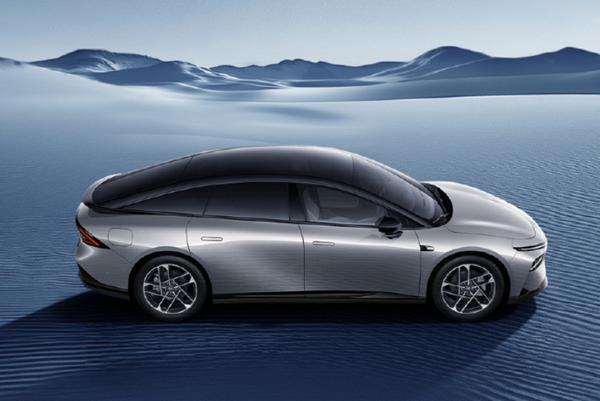 小鹏P7+正式上市 全球首款AI汽车 售价18.68万元起 小鹏P7+正式上市 全球首款AI汽车 售价18.68万元起