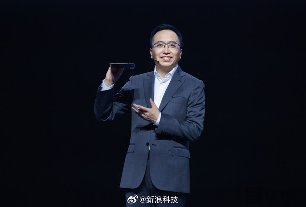 赵明 赵明谈友商卖点为兼容苹果生态 回应与华为共用图纸