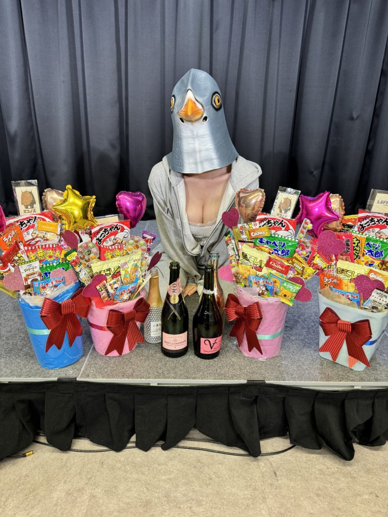 有膨胀的G罩杯!这只「鸽子」即将出道!