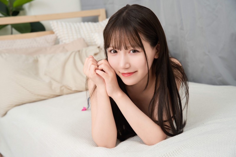 因为很色又想变有名而做女优!三田真铃还交到了很多好朋友!