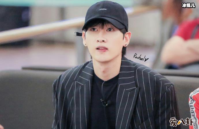 扒韩男星银赫历任女友?其自曝初吻经历竟然是在初中!