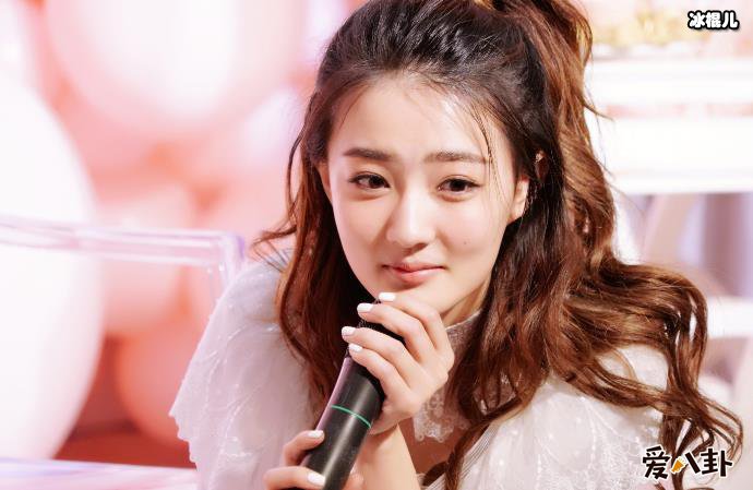 张铭恩年龄有多大?为何过于稳重被疑改年龄?