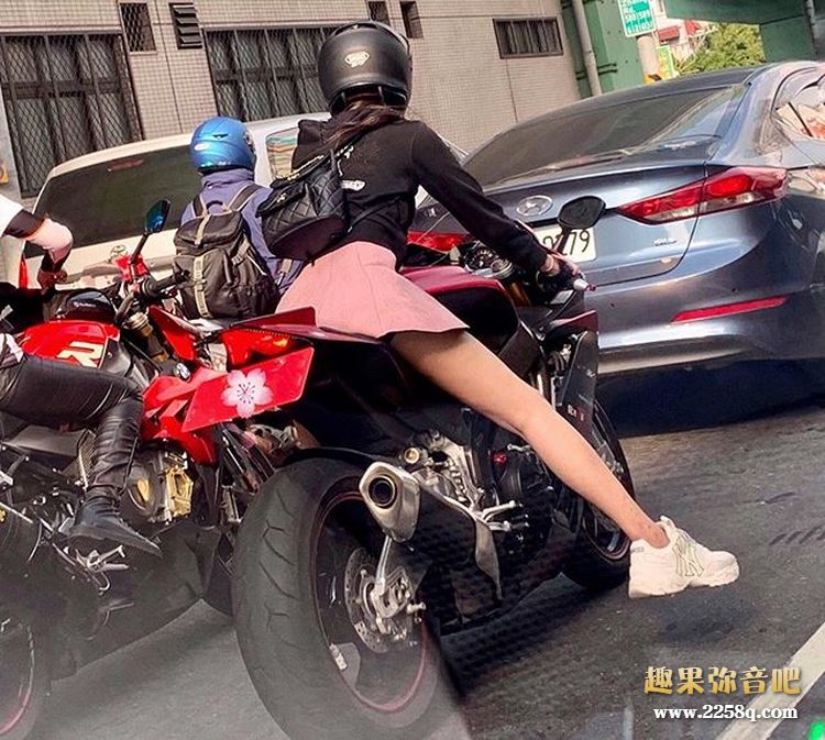 093941jp8j7x831b8188a3.jpg 仓多まお(仓多真央)近况如何?短裙辣妹腿控必看