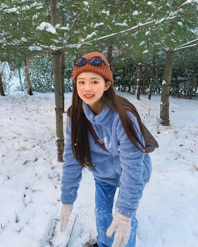 洪瑛琦(홍영기):让八头身比例汗颜的韩国网拍麻豆