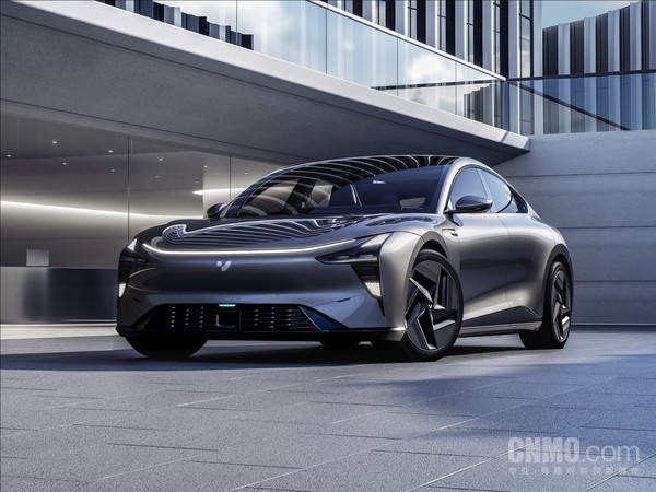 极越汽车 过于恶心!极越销售自曝有客户在展车上“自由飞翔”