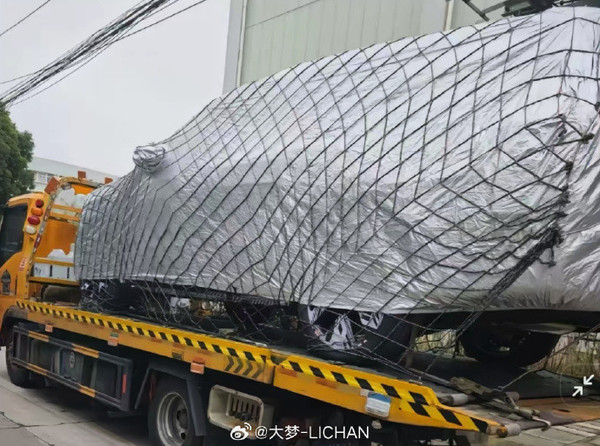 小米第三款车谍照曝光 疑似小米第三款车谍照曝光 设计类似方盒子 15万起售?