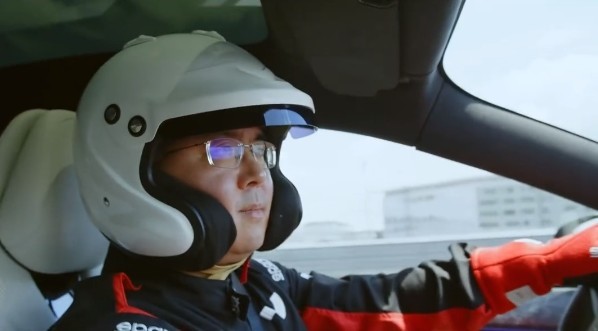 极越汽车CEO自称下赛道比雷军多得多:他是为了立人设 极越汽车CEO自称下赛道比雷军多得多:他是为了立人设