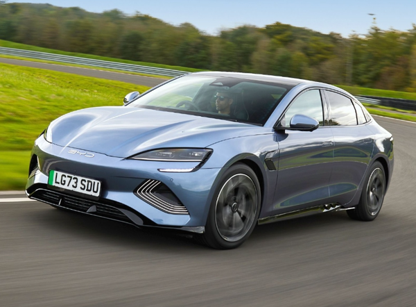 中国电动汽车占全球总销量近70% 11月达183万辆 中国电动汽车占全球总销量近70% 11月达183万辆