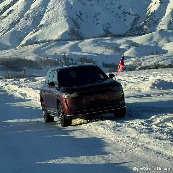 问界M8真车谍照(图源水印) 问界M8实车外观曝光 咖啡色车身 这个颜值打几分?