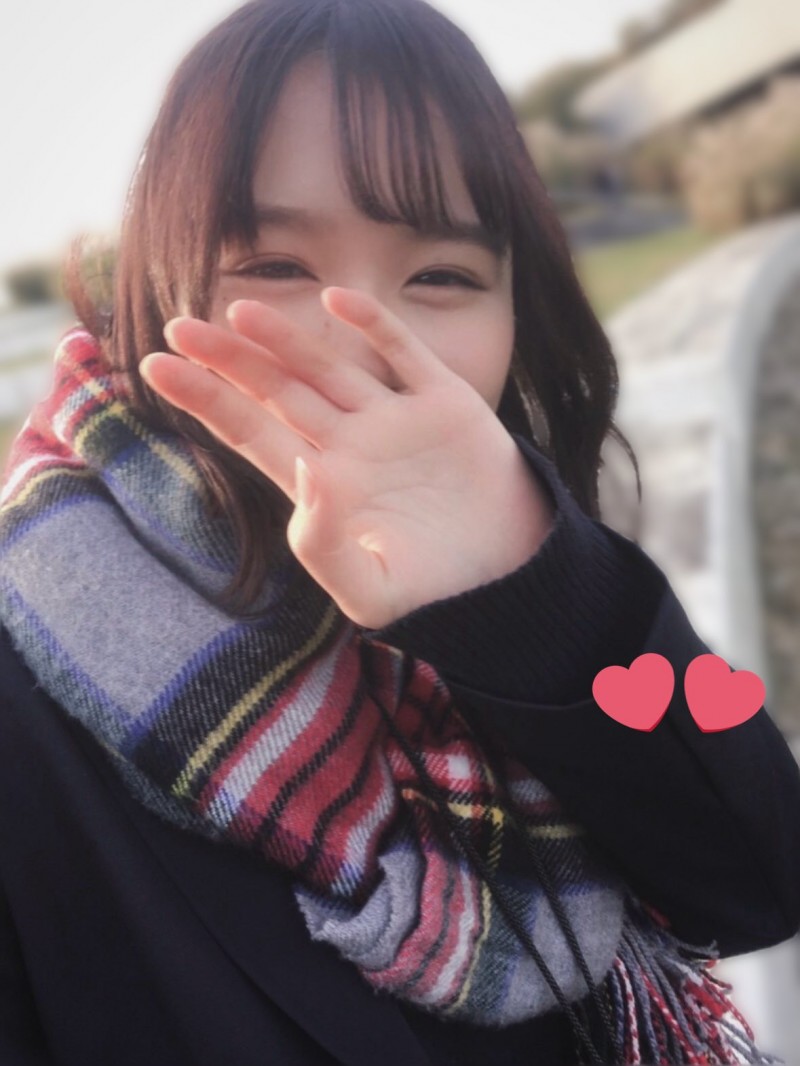 难怪是片商力捧的大物!她高中时代就是美少女!