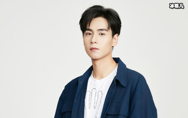 胡一天前女友被扒!为何网传他是渣男?