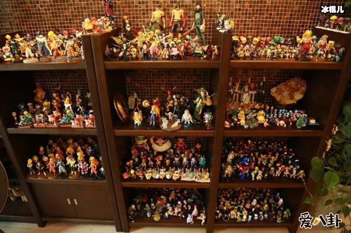 盲盒炒娃为何现在如此的火?网传明星直播带货一个月花掉一套房子!