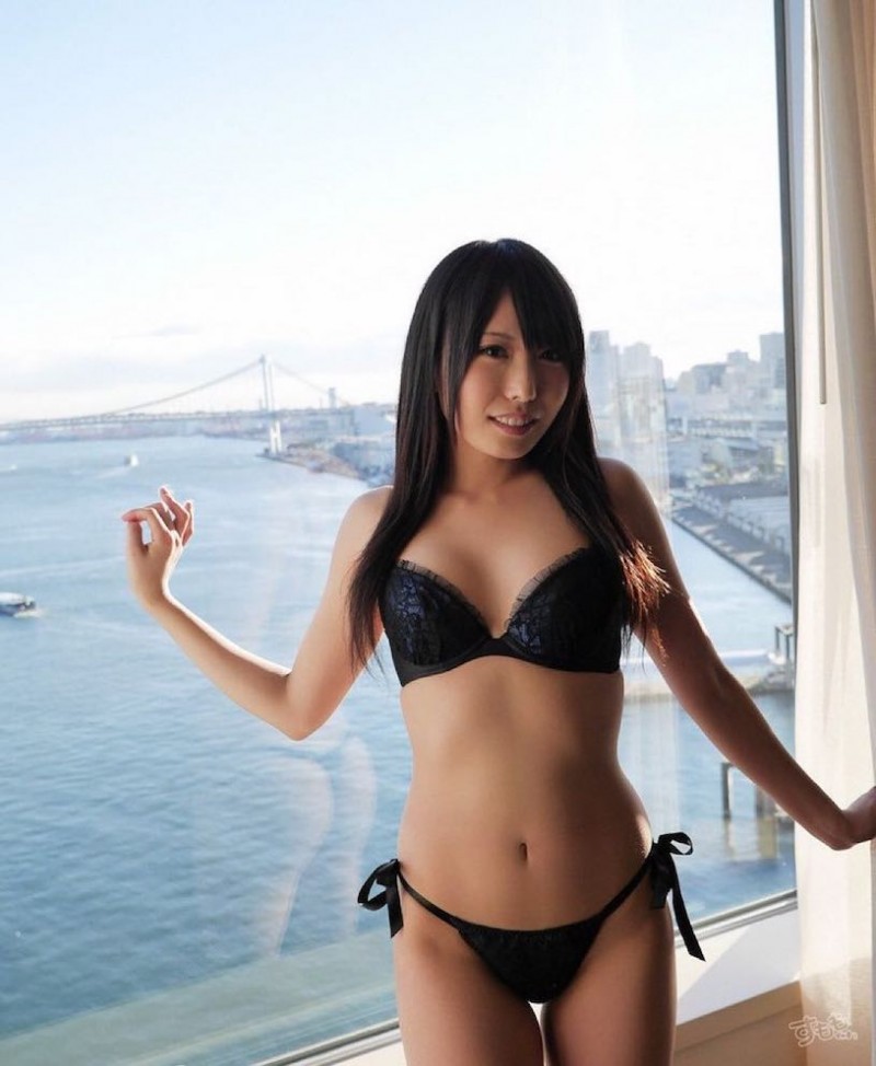 最新推荐!日本AV界的COSPLAY女王《有村千佳》最新作品介绍……