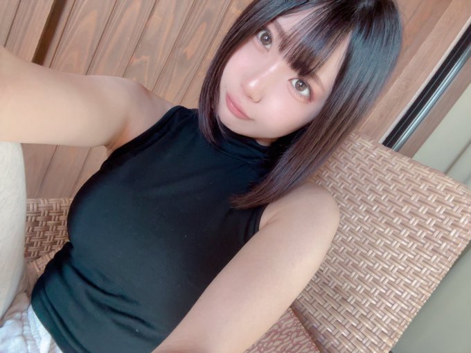 桃濑日葵(桃瀬ひまり)出道作品番号及封面,桃濑日葵个人简介