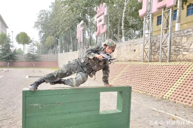 游戏不尽兴?兵哥哥手把手教你“荒野逃生”,战斗到底!