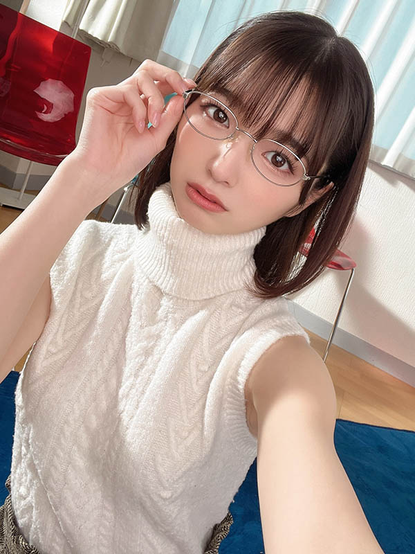 最新推荐!JK制服甜心《仓本蓳》最新作品介绍……