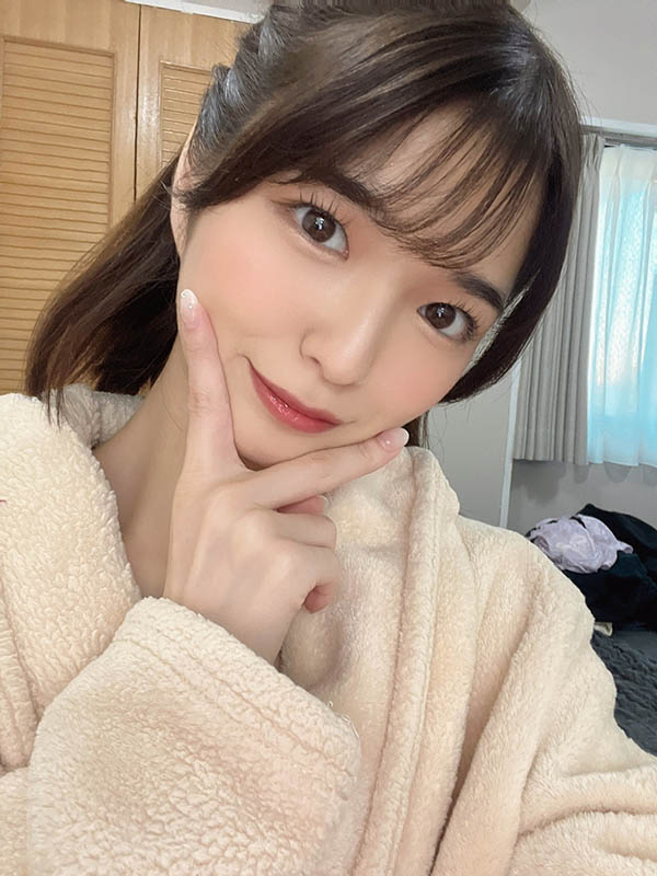 最新推荐!JK制服甜心《仓本蓳》最新作品介绍……