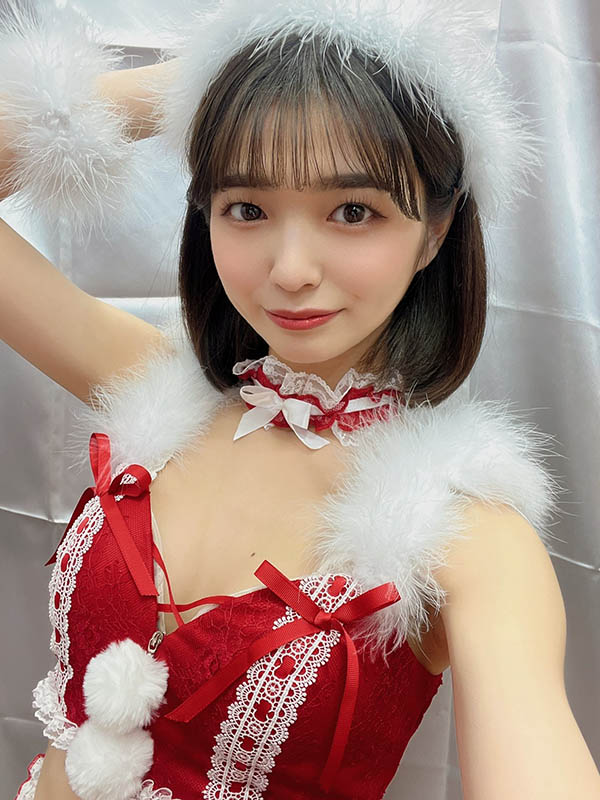 最新推荐!JK制服甜心《仓本蓳》最新作品介绍……