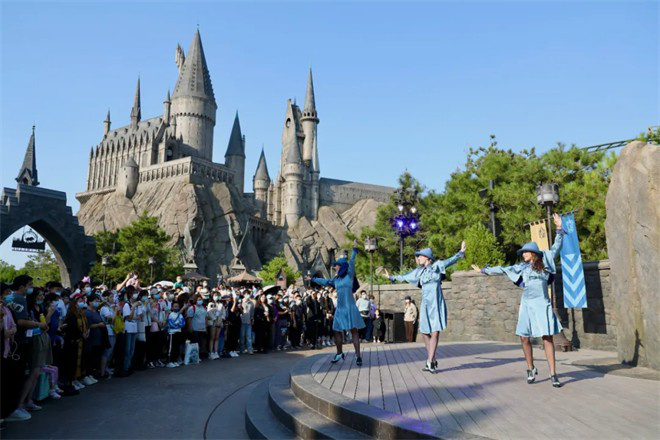 《哪吒2》问鼎世界第一!哪吒主题乐园要来了?