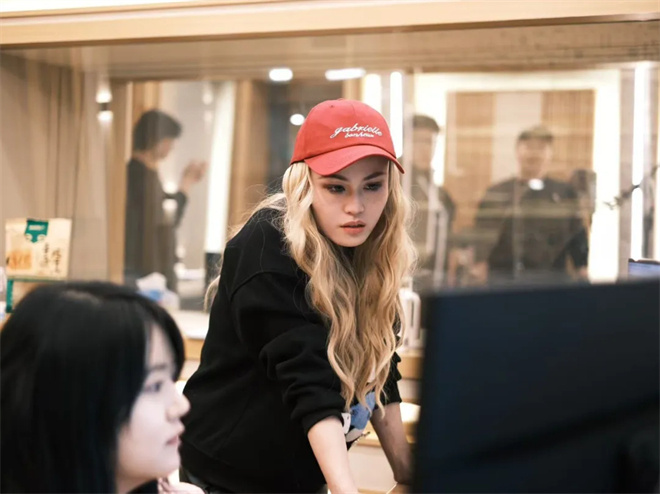 聚焦配音行业 |《哪吒2》带火他们,却遭遇危机?