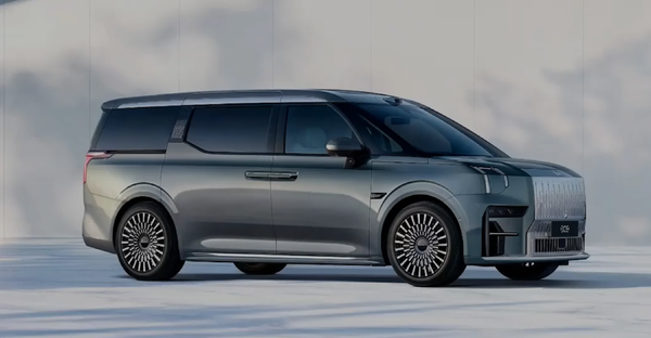 新版极氪009 新版极氪009明天开始全国交付 可选装浩瀚智驾2.0