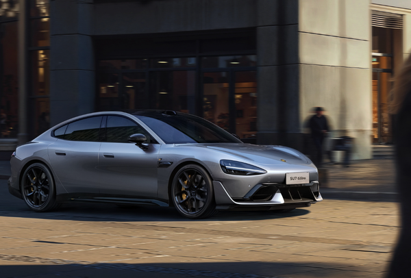 曝小米SU7锁单量逼近35万台 累积未交付订单15万台 曝小米SU7锁单量逼近35万台 累积未交付订单15万台