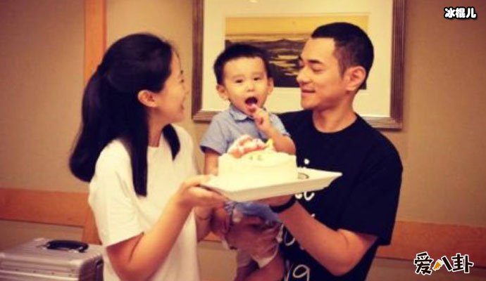 主持人李晨与妻子如何相识?两人人相恋十年结婚令人羡慕!