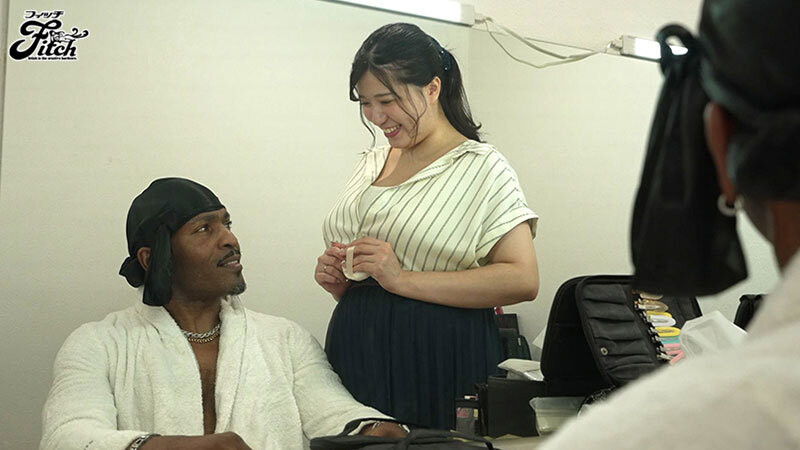 (JUNY-152)黑人解禁!爆乳我罩杯的文章人妻吃下巧克力棒了!