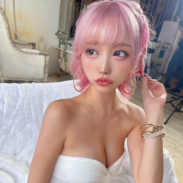 最新推荐!新宿第一酒店妹《春阳萌香》精选作品介绍……