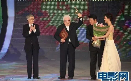 送别“曾科长”!表演艺术家于洋逝世,享年95岁