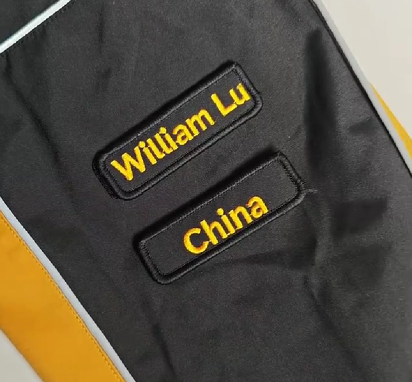 海外米粉联手为卢伟冰送上定制赛车夹克 期待汽车出海 海外米粉联手为卢伟冰送上定制赛车夹克 期待汽车出海