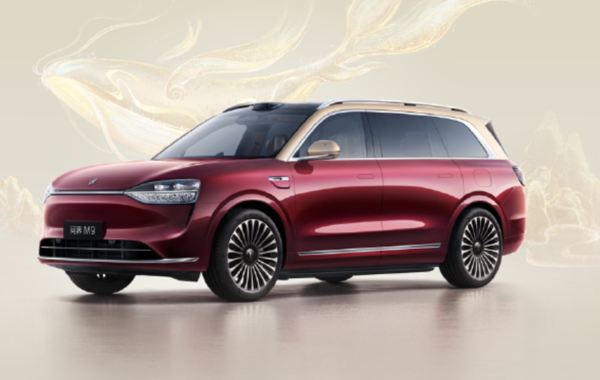 新问界M9 博主称赞问界M9硬件OTA升级:有望锁死50万以上市场